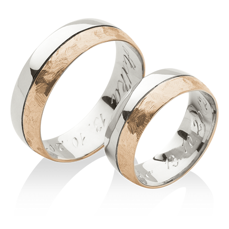 půlkulaté snubní prsteny s kombinací lesklého a hrubého povrchu