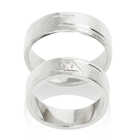 prsteny s asymetrickou kombinací matu a lesku